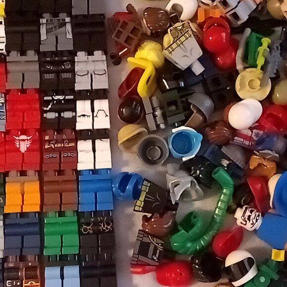 Lego Minifigure Parts Accessories Pieces Bulk Minifigures Mixed Lot WYSIWYG - Picture 6 of 6